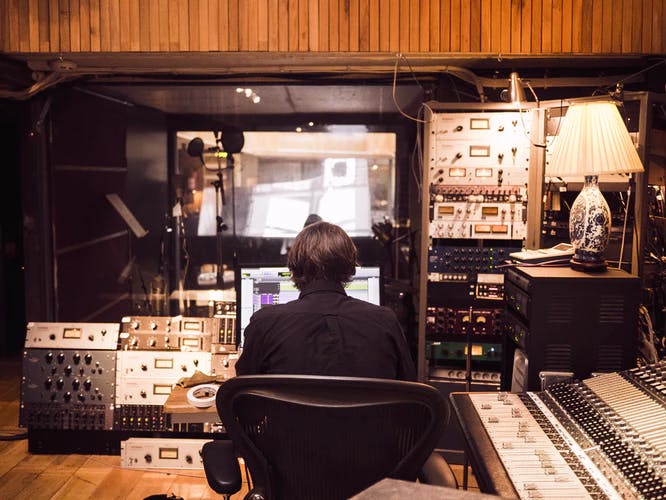 1557221387 recording studio