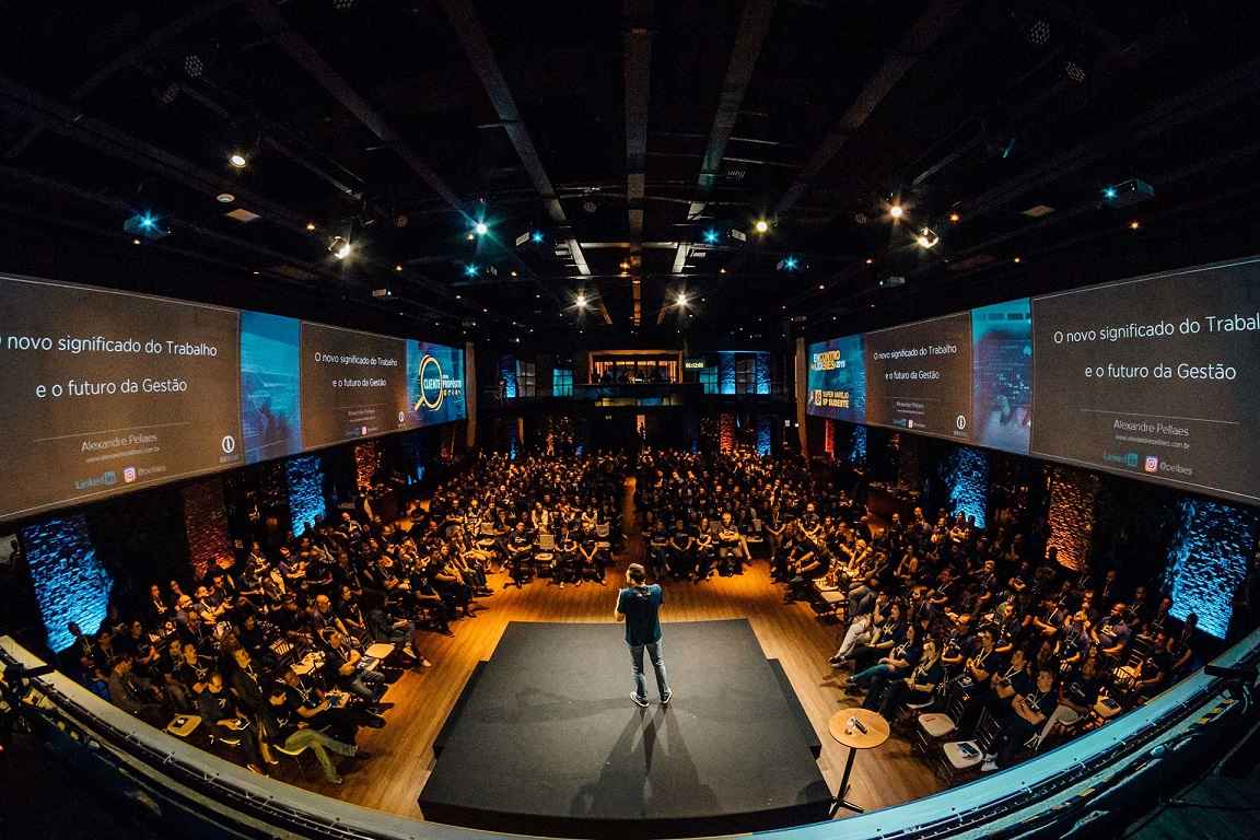 What Is a Hybrid Event? How to Choose the Right Format